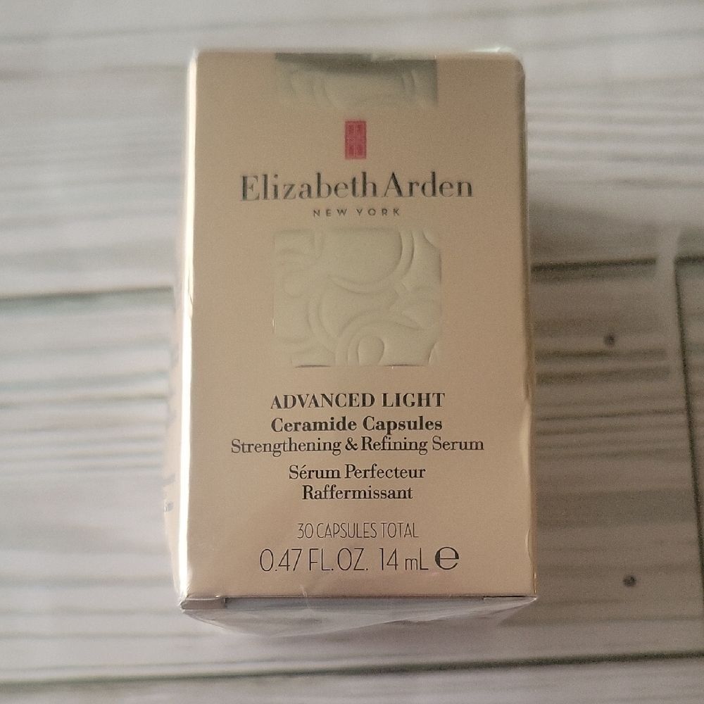 Elizabeth Arden Advanced Light Ceramide Capsules